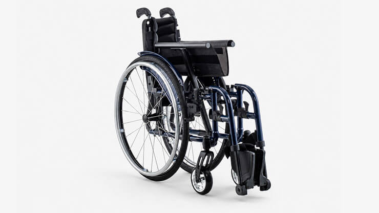 Compacta para facilitar o transporte e o armazenamento.