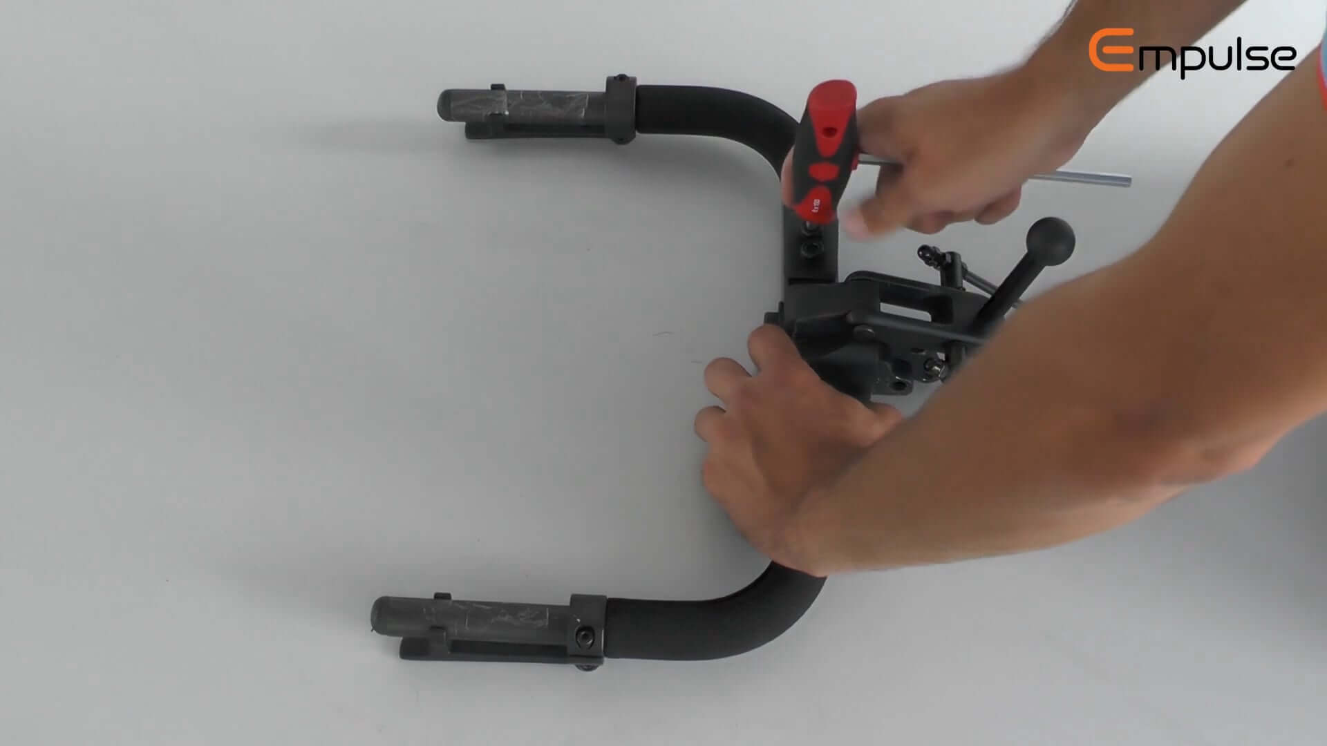 EMPULSE F55 | Alterar tubos da do sub-armação Miniatura