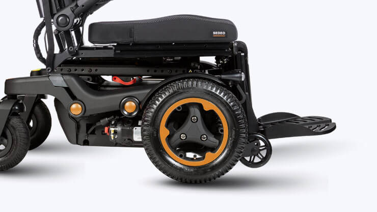 Apoio de pés central a 90°